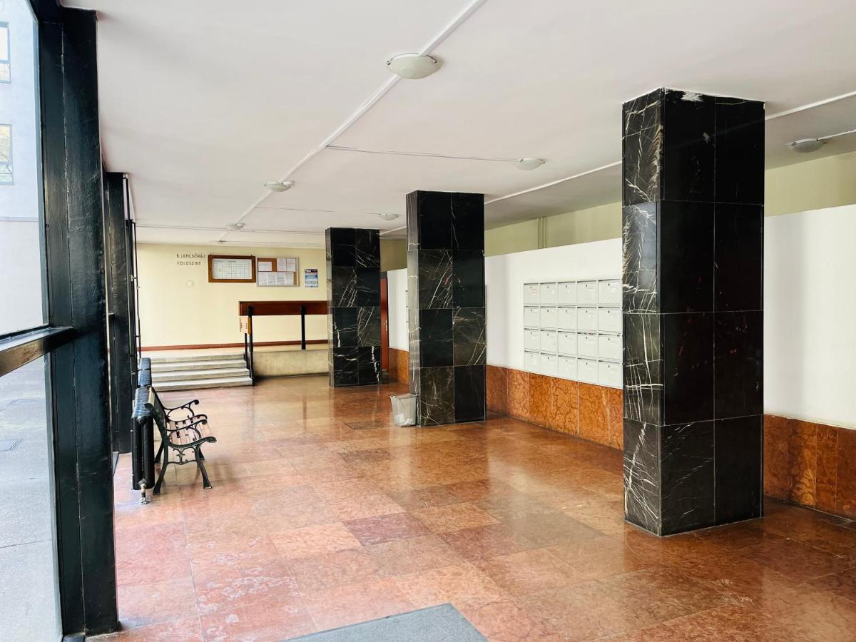 ブダペストBauhaus Flat In Amazing Locationアパートメント エクステリア 写真