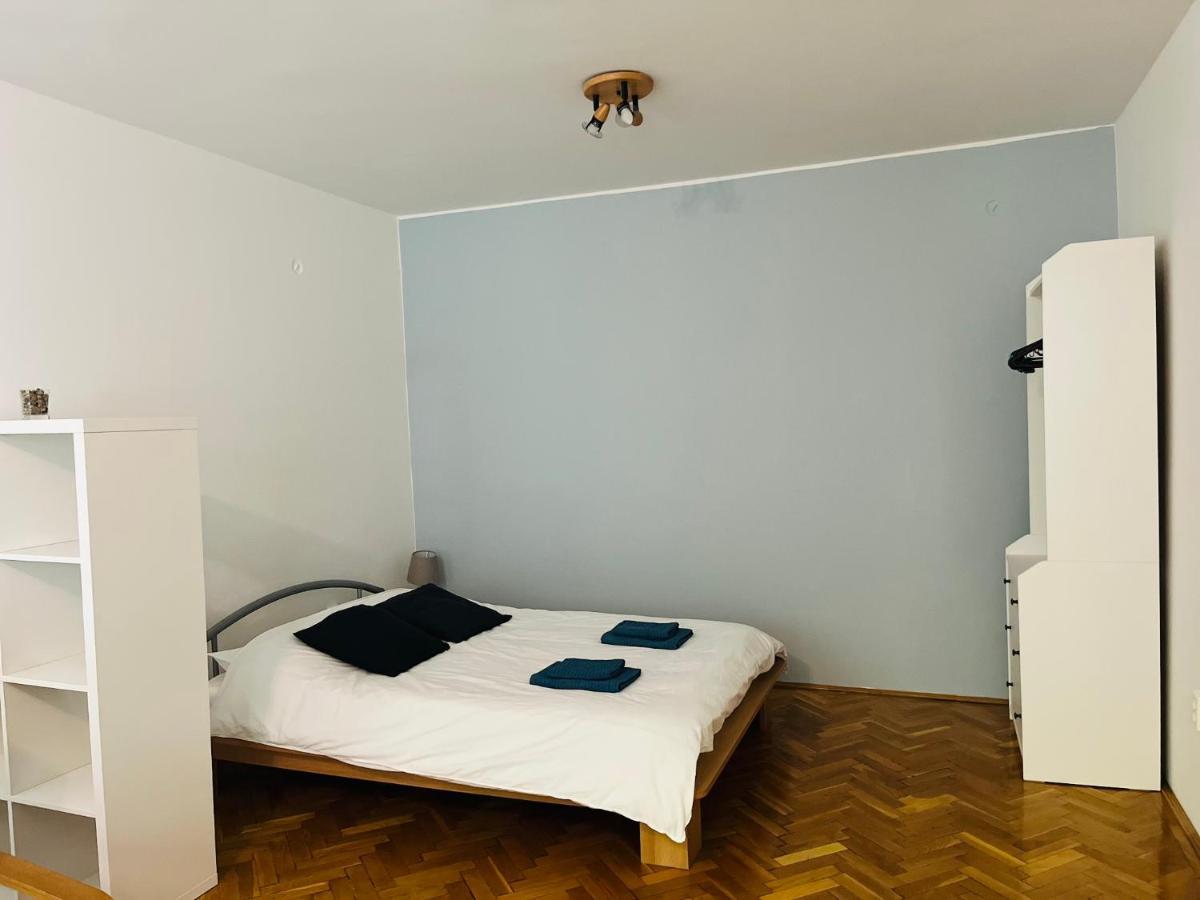ブダペストBauhaus Flat In Amazing Locationアパートメント エクステリア 写真