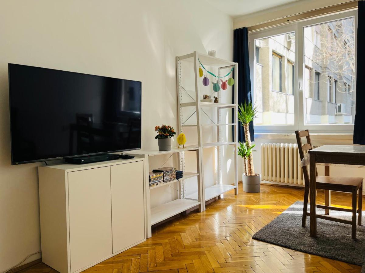 ブダペストBauhaus Flat In Amazing Locationアパートメント エクステリア 写真